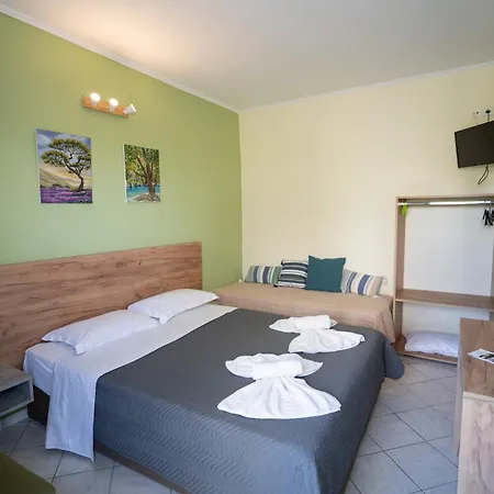 Evia Dream Family Aparthotel 3*